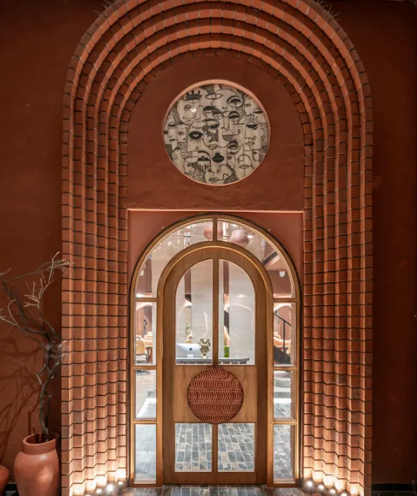 BOMBAY SALON